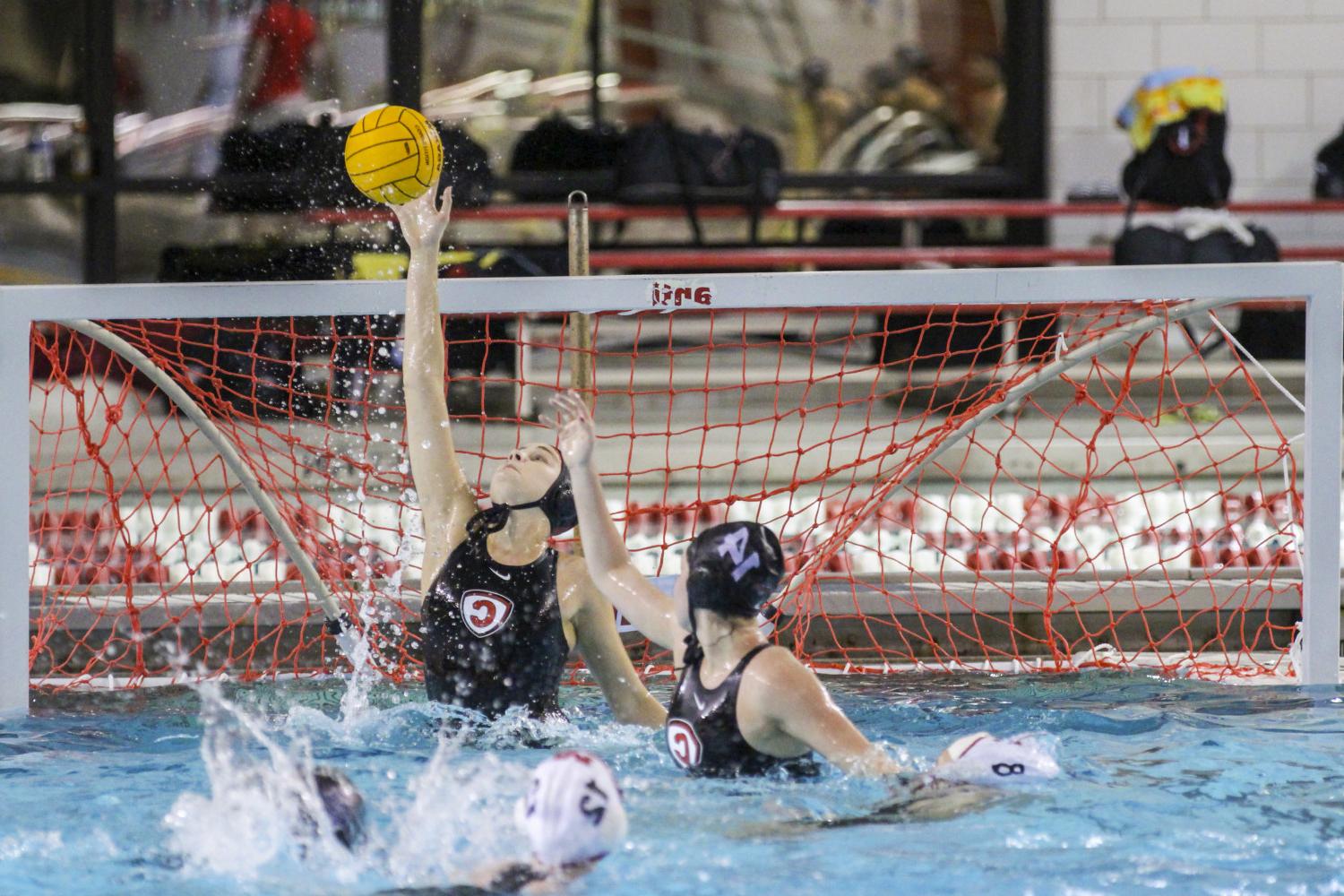 <a href='http://4.lgmobilereg.com/'>博彩网址大全</a> student athletes compete in a water polo tournament on campus.